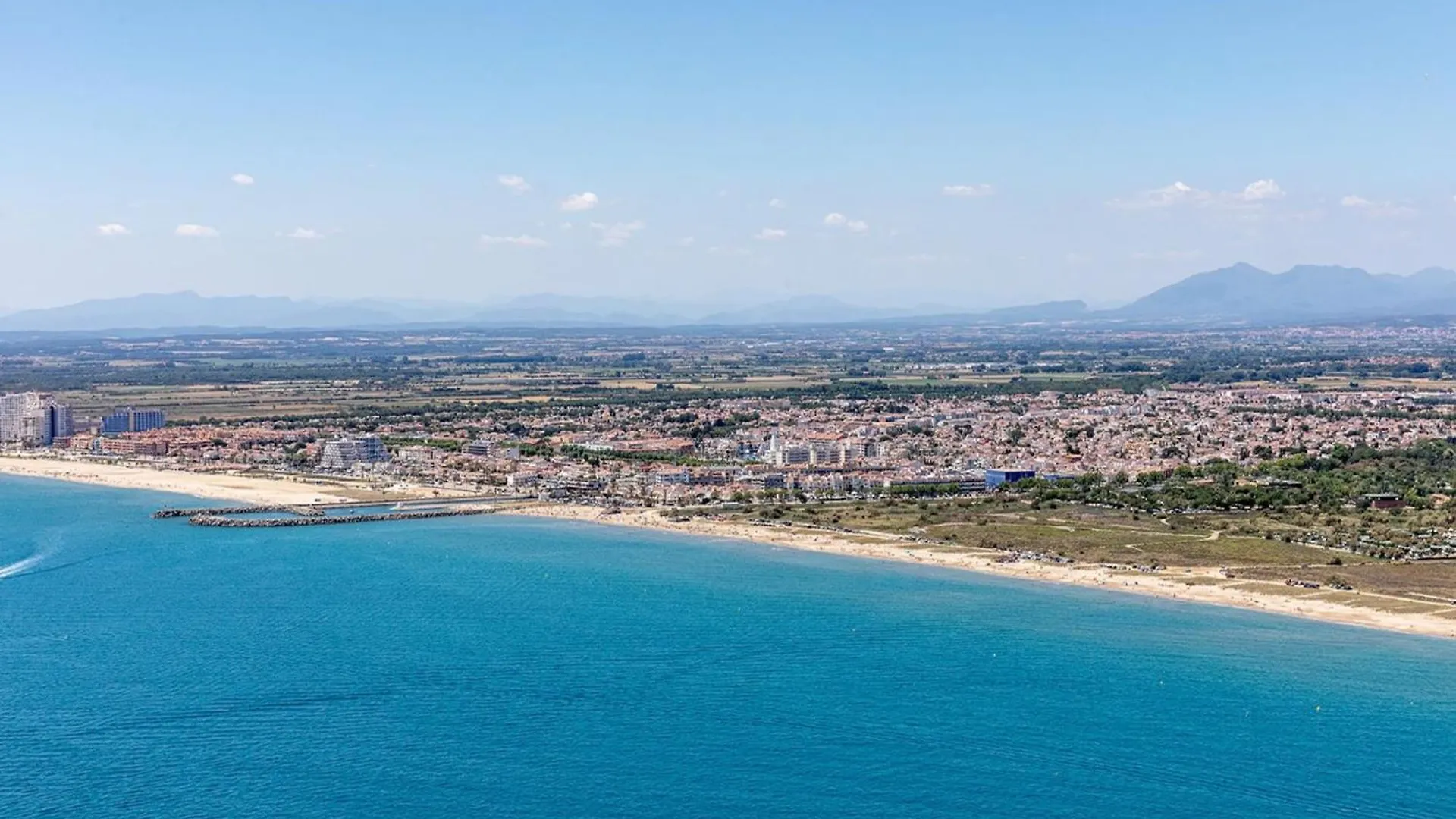 Charming Apartment Near Beach Empuriabrava